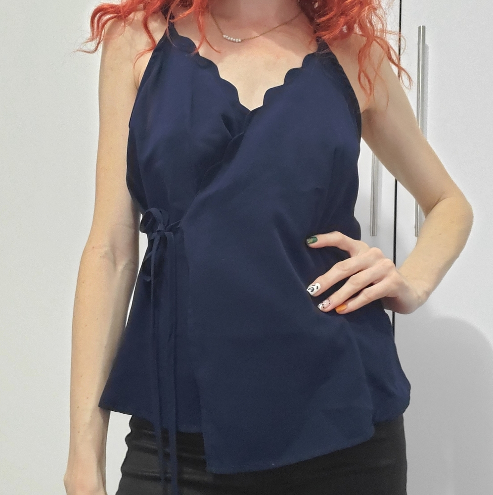 Wrapp around navy scalloped neckline tie on the side top